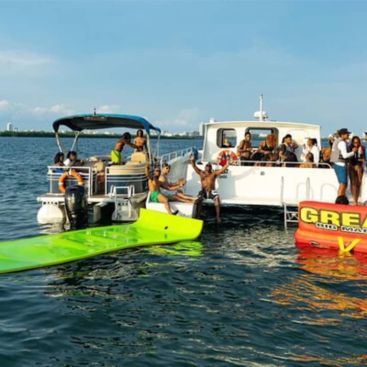 ﻿La experiencia acuática definitiva en Miami con bebidas y motos acuáticas