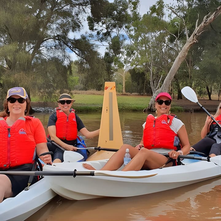 Mandoon Winery and Kayak Tour with wine tasting