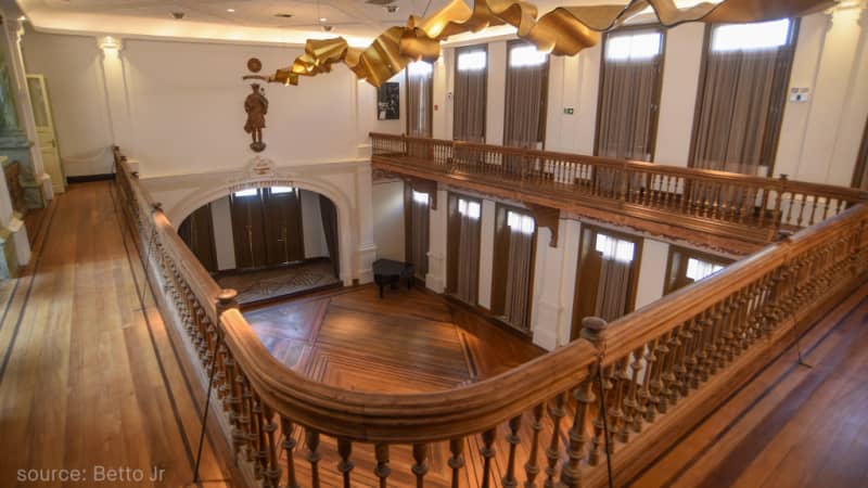 Palacete Tirachapéu