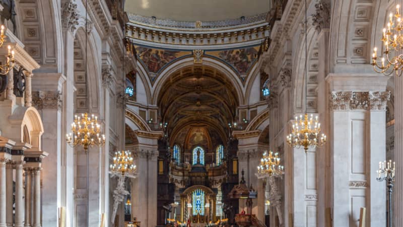St. Paul's Cathedral - underground station
