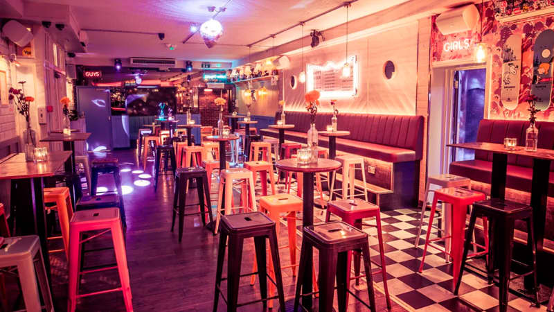 Simmons Bar Old Street