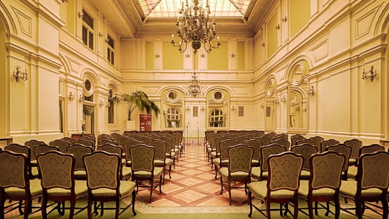 Grand Hotel