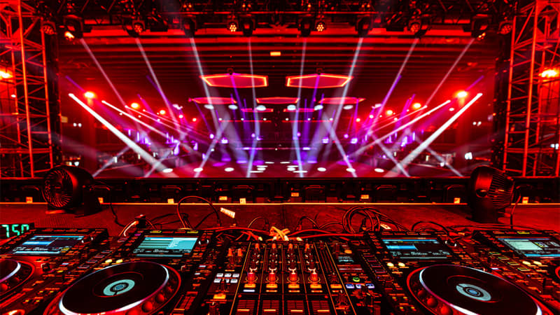 Echostage