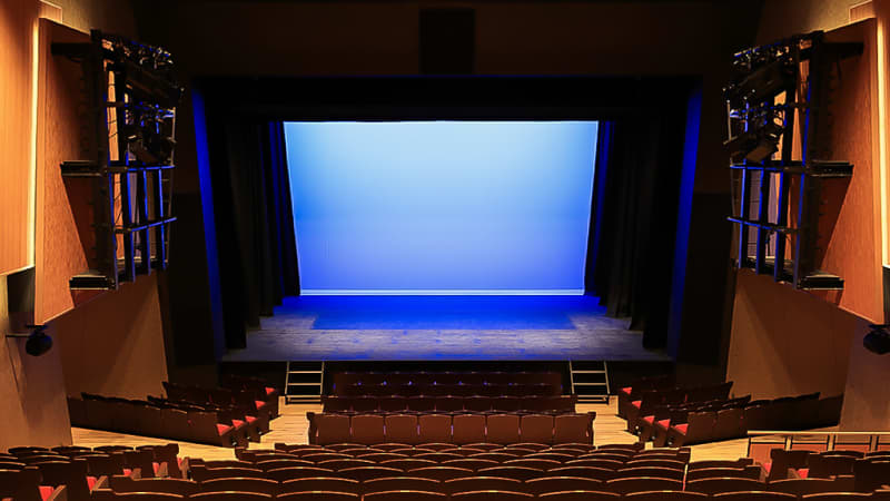 メニコンシアターAoi
