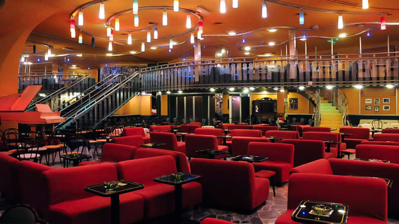 Le Roi Music Hall