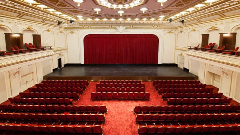 Grand Pera Emek Sahnesi