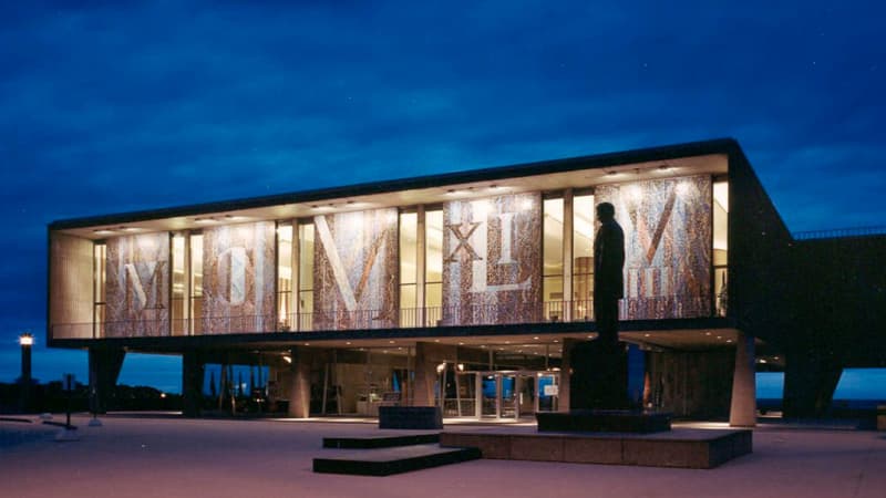 Milwaukee County War Memorial Center