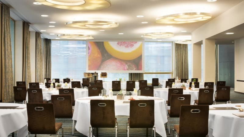 Renaissance Zürich Tower Hotel