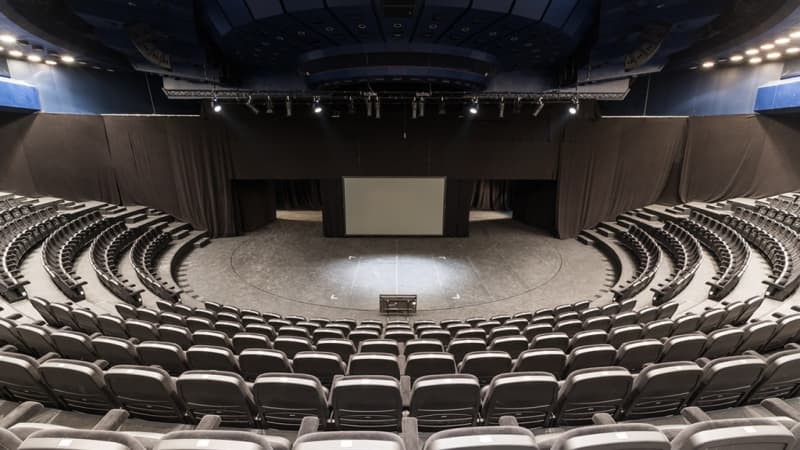 Театър Азарян