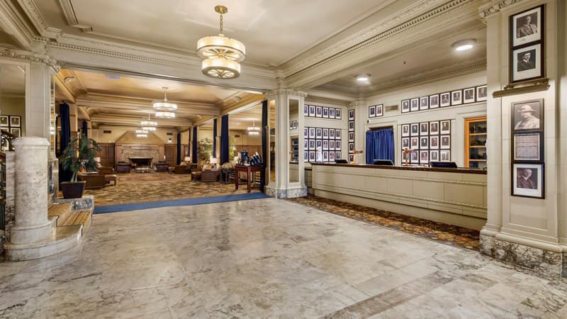 Arctic Club Hotel