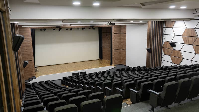 Auditorio de la Cámara de Comercio, César Gaviria T