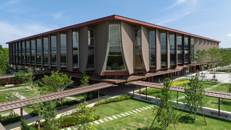 石川県立図書館