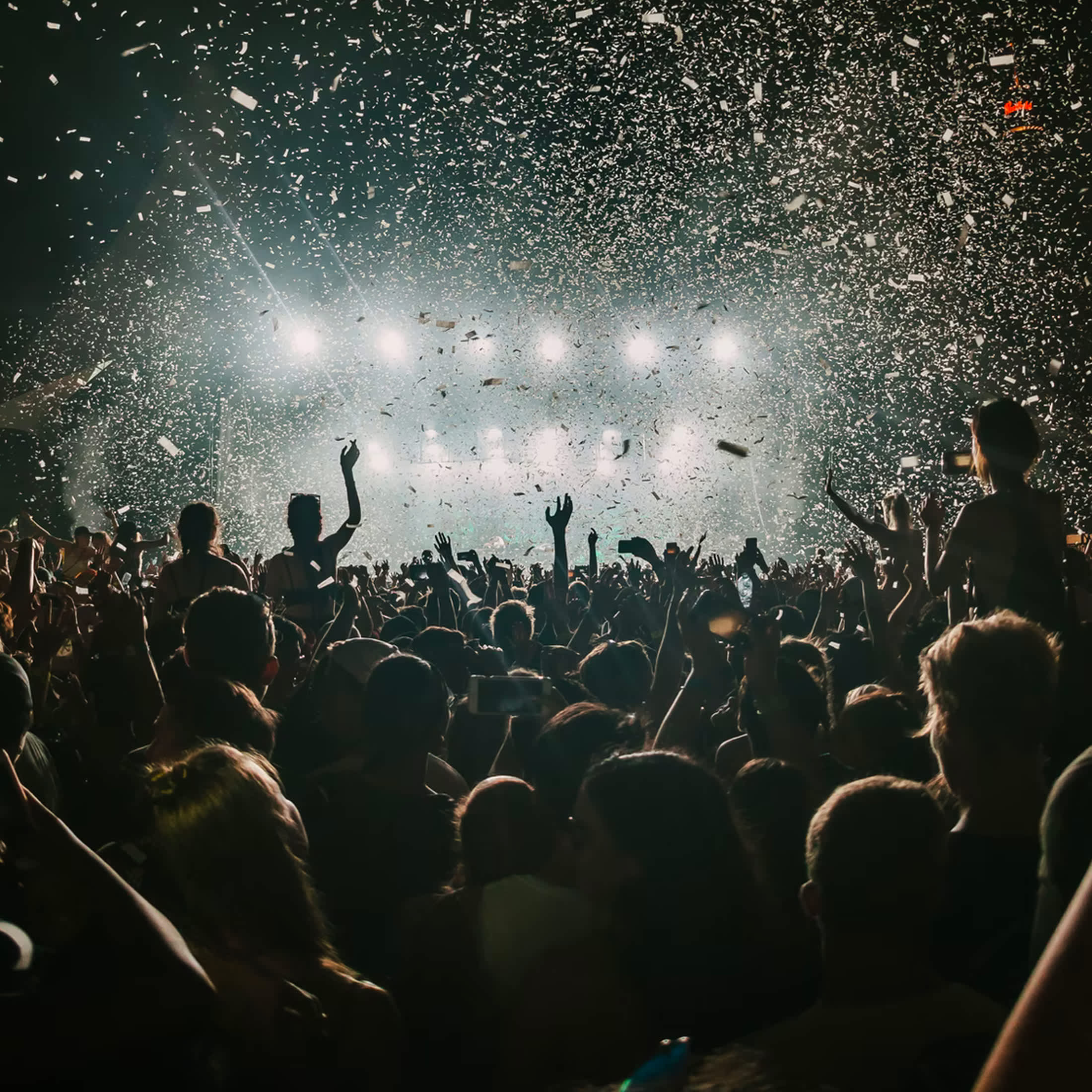 ¿Música en vivo? Compra entradas de conciertos, festivales, giras internacionales y más en Madrid. ¡No te lo pierdas!