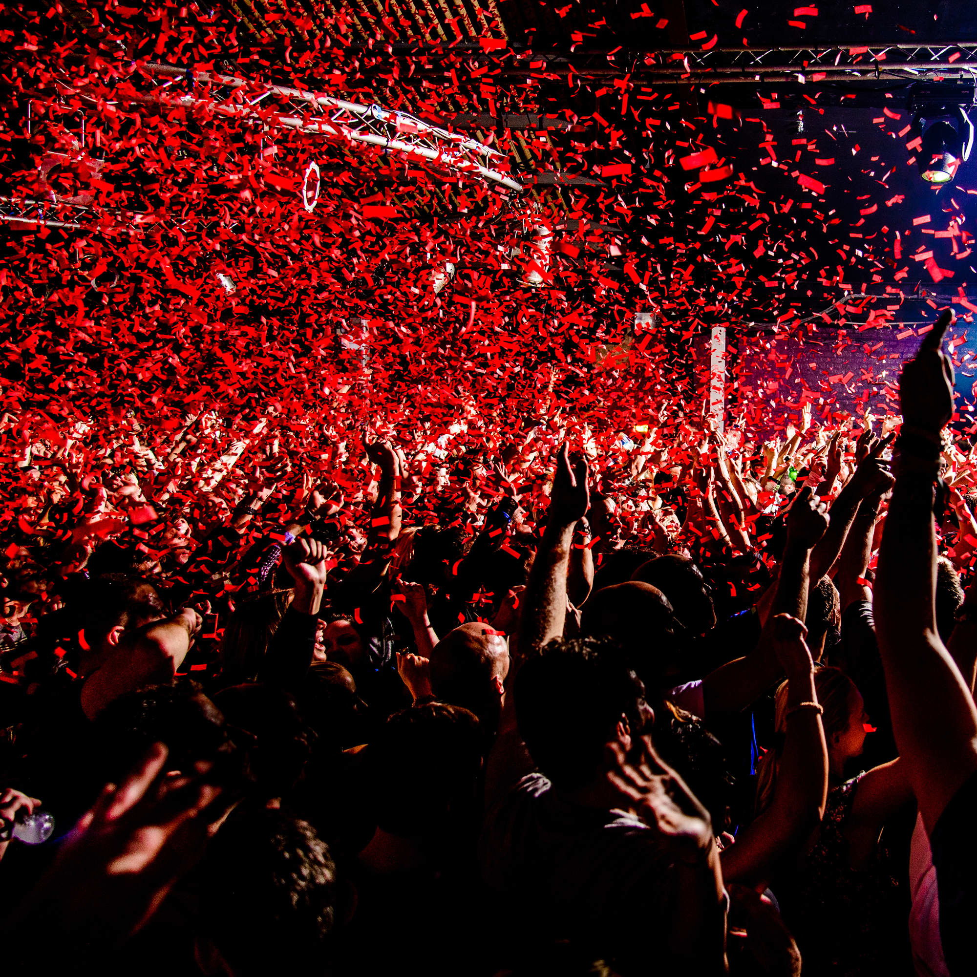 Disfruta de la noche madrileña en Fabrik, la discoteca más mítica de Madrid. Descubre los próximos eventos y fiestas con los mejores DJs. Venta exclusiva de entradas en Fever.