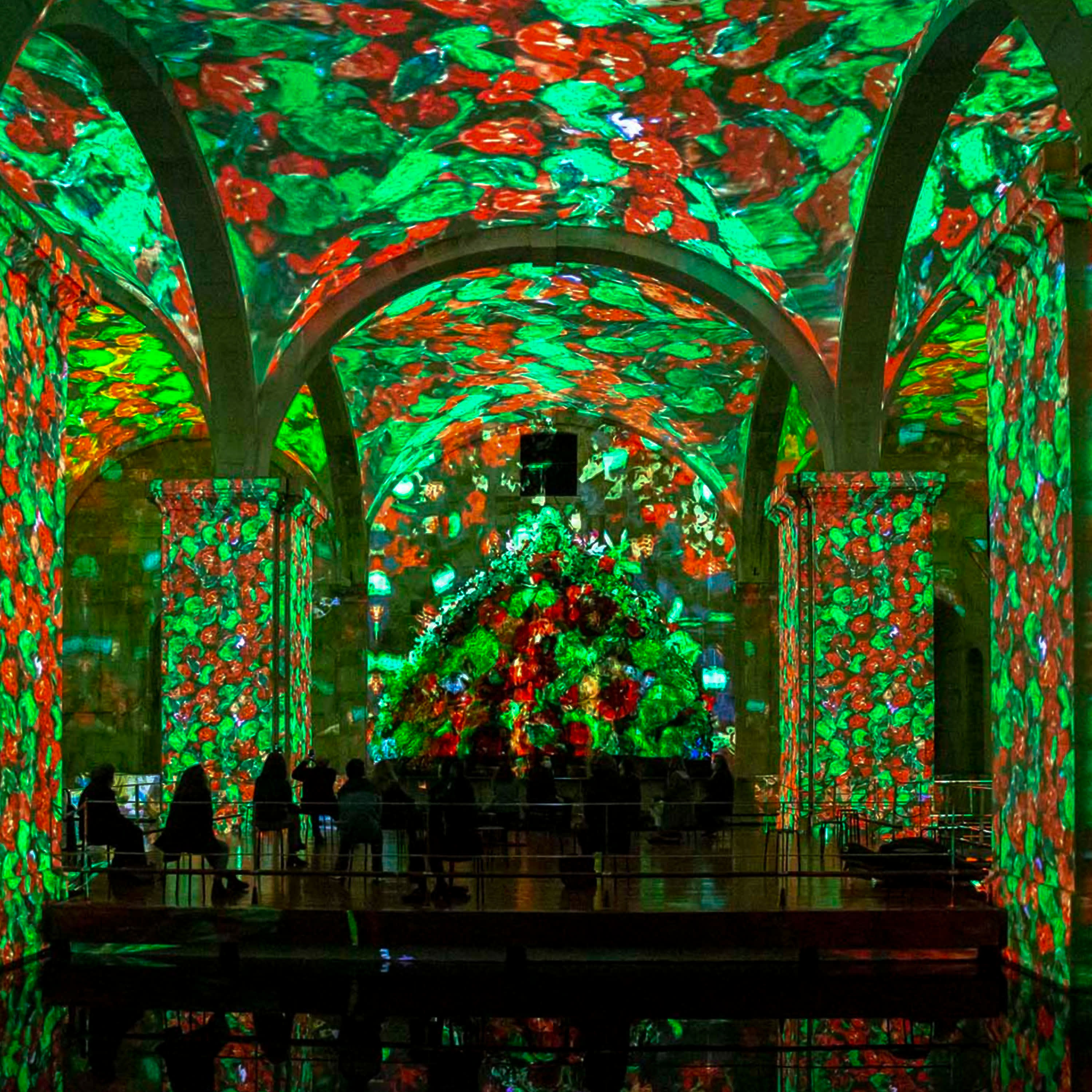 Immersive artistic experiences for the whole family with videomapping, light and color games, and interactive projections about art, history and more