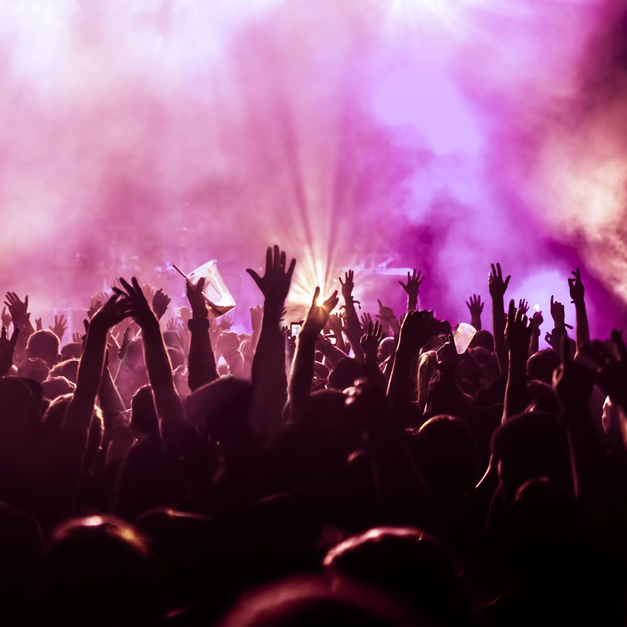 Descubre los mejores festivales de música en Madrid que habrá este año. ¡Consigue tu entrada en Fever antes de que sea tarde!