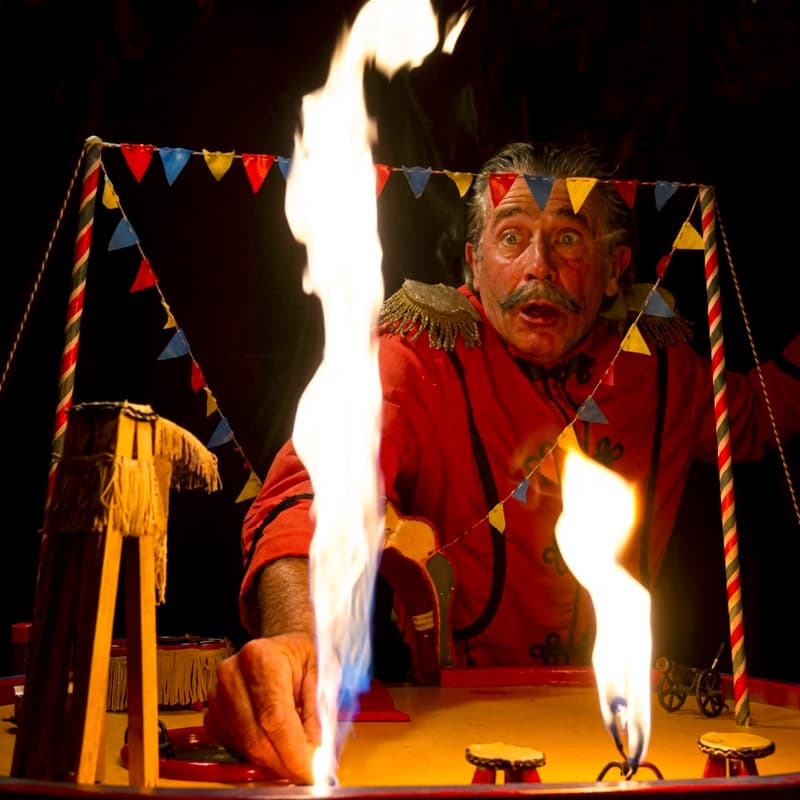 El Circo de las Pulgas. Puces Savantes 1