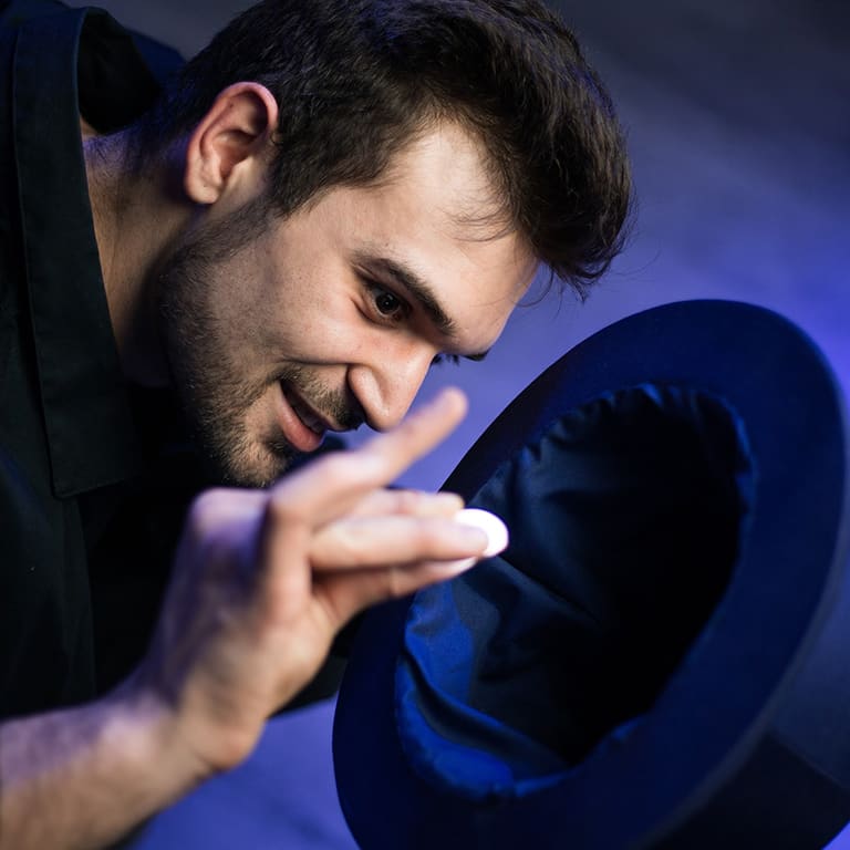 Magia Navidad 2025: Gala unipersonal Alejandro Horcajo Magia Navidad 2025: Gala unipersonal Alejandro Horcajo 1
