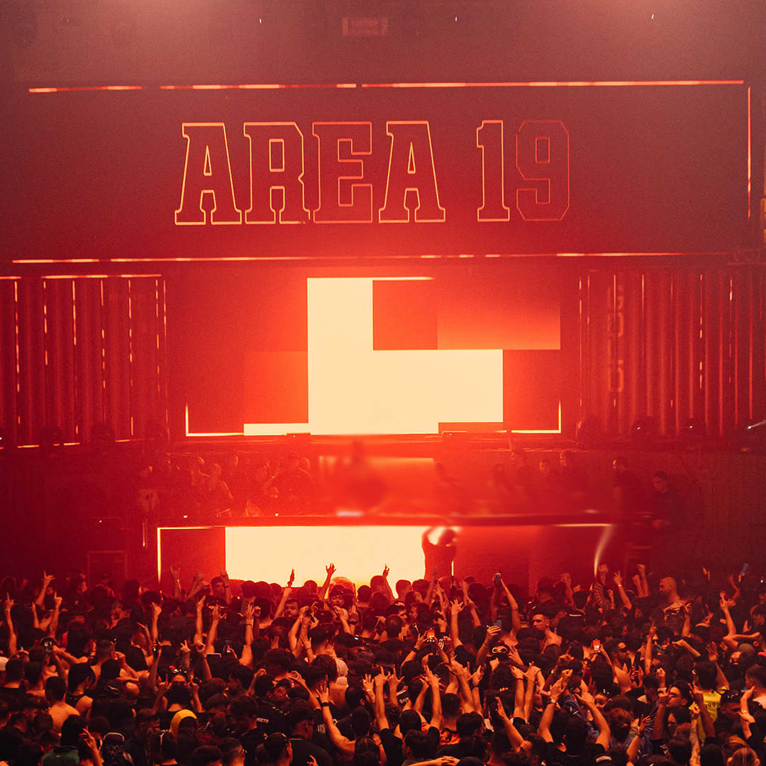 Adrián Mills all night long en FABRIK 5