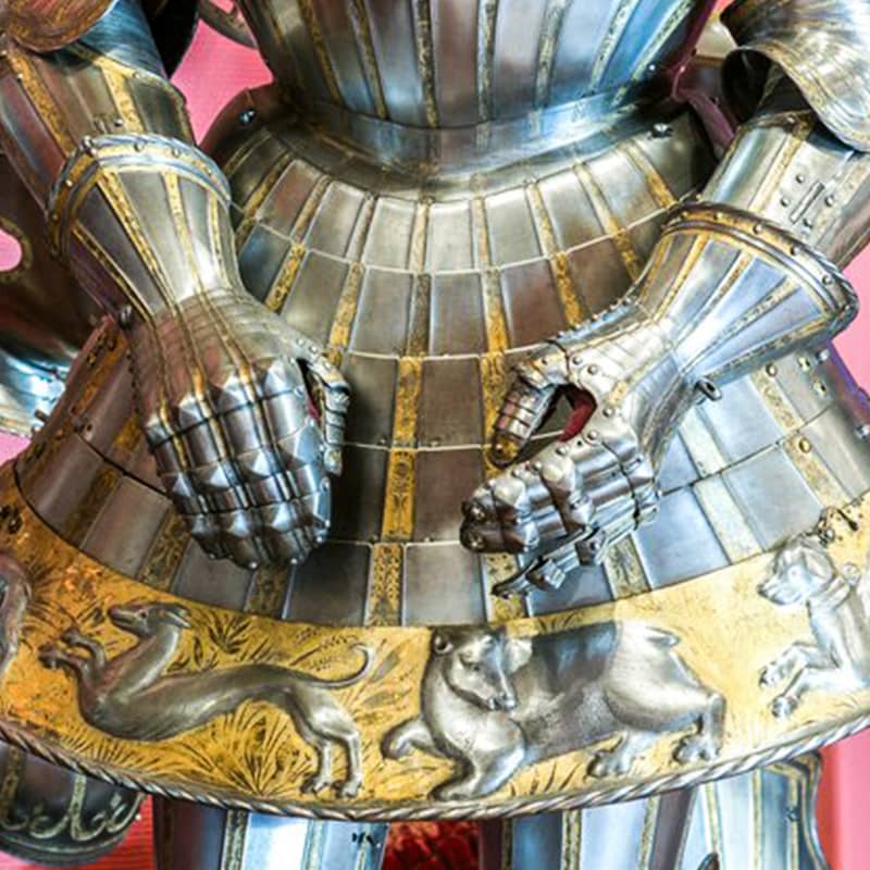 Entre armas y armaduras Entre armas y armaduras 1