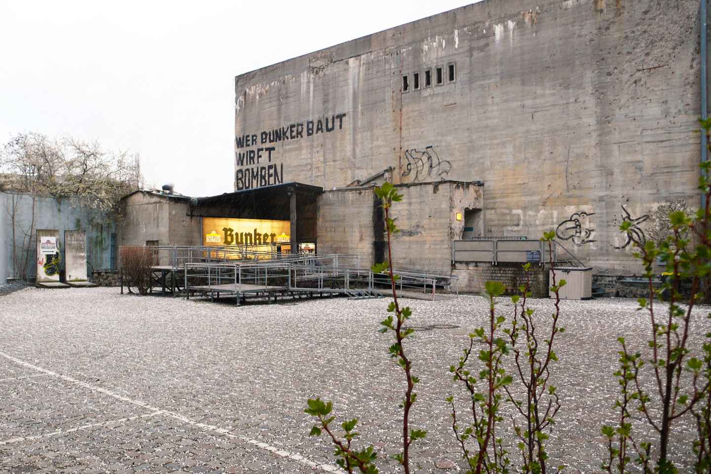 Berlin: Eintrittskarte für den Berlin Story Bunker