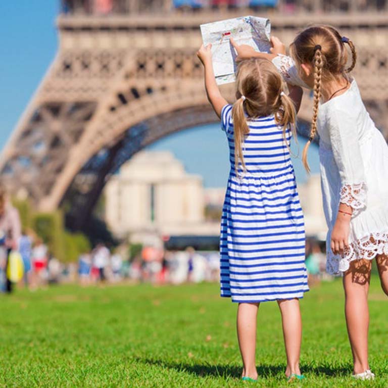 Affiche Kids Tour : Visiter Paris avec des enfants en bus touristique Tootbus