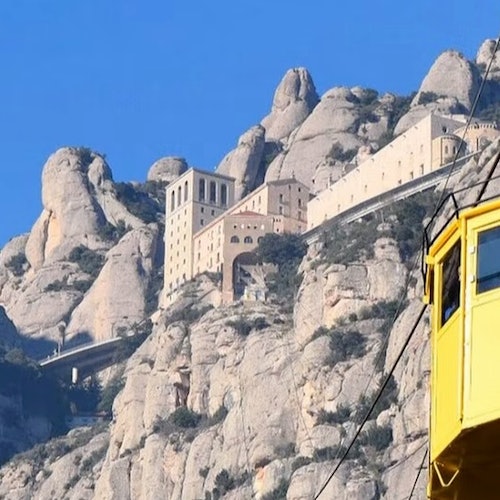 Montserrat cable car: Ascent and descent