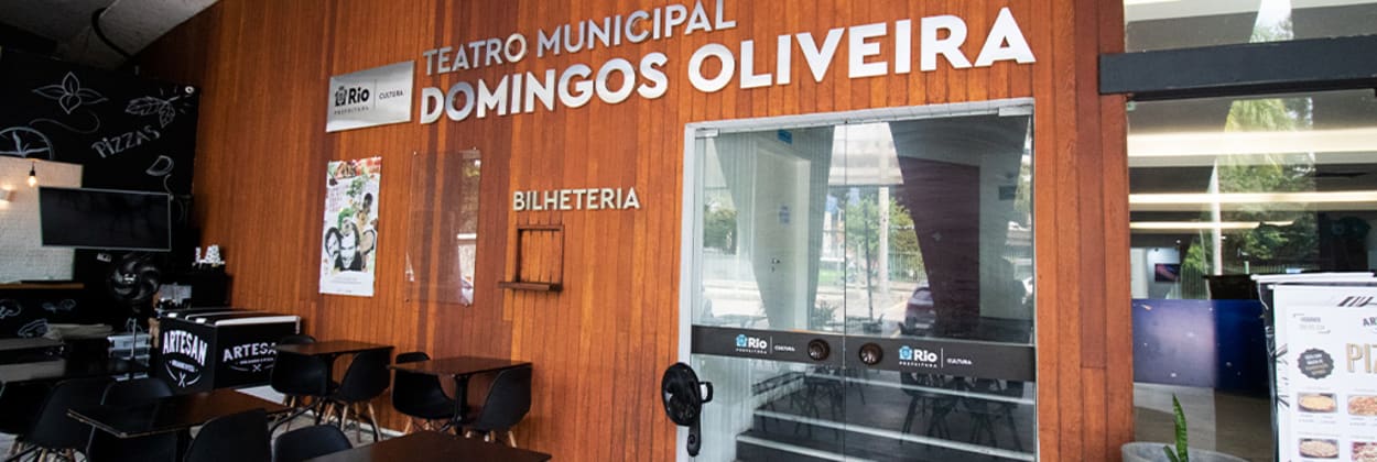 Teatro Municipal Domingos Oliveira