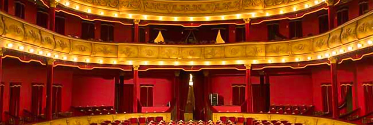 Teatro Juan de Vera