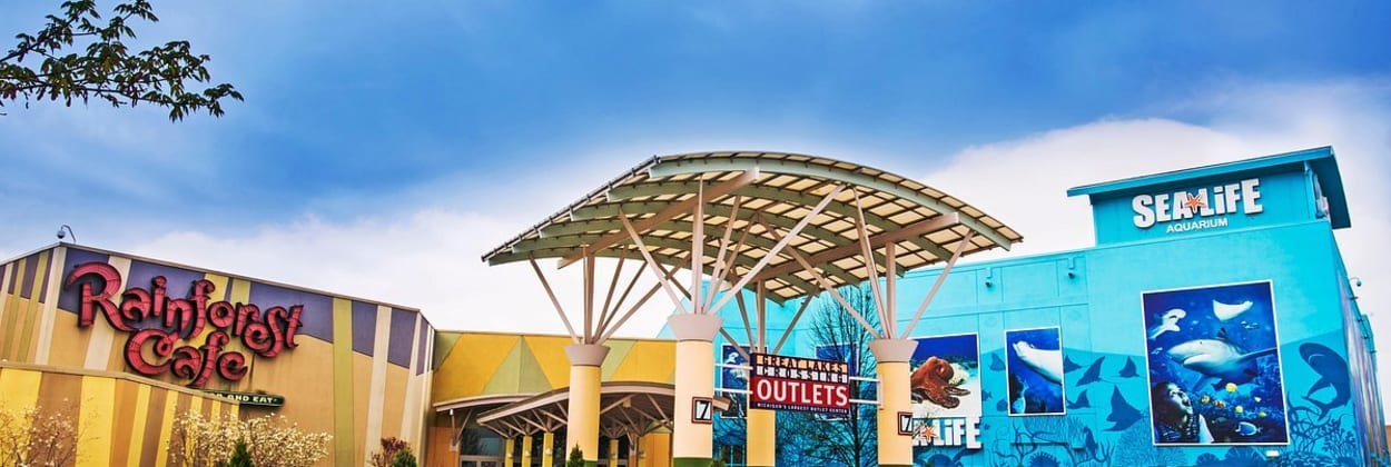 Great Lakes Crossing Outlets