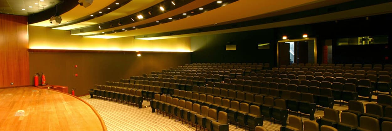 Teatro do Royal Tulip