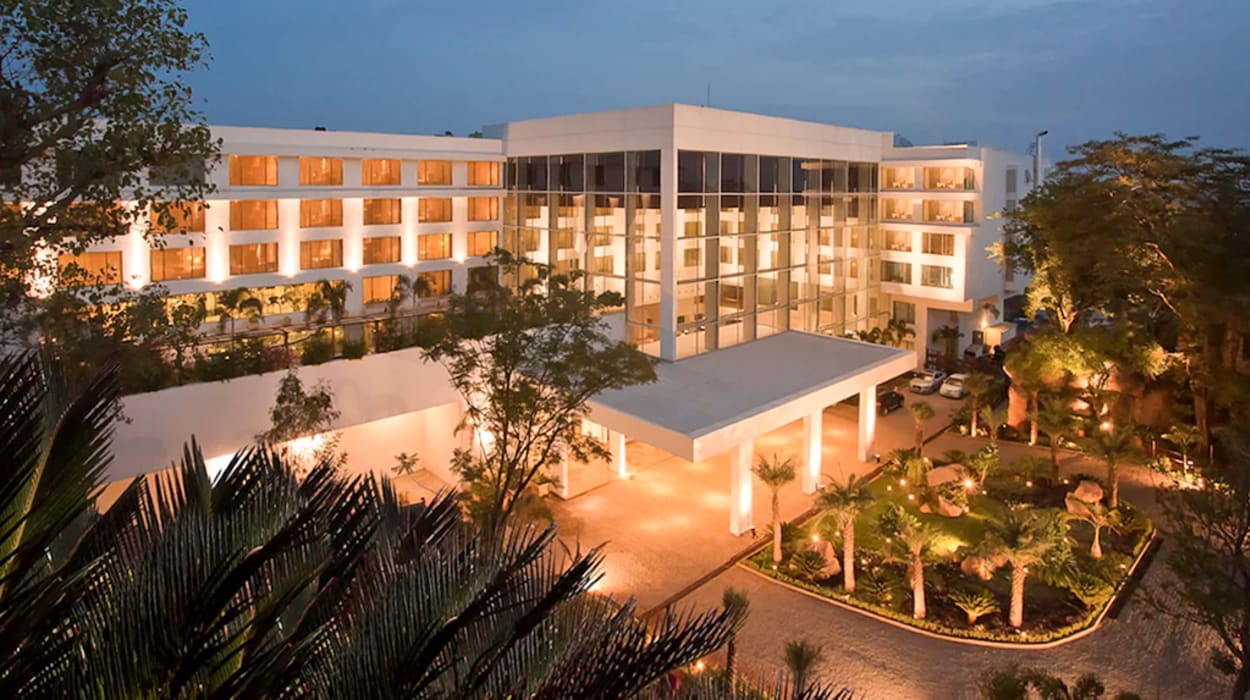 Radisson Blu Plaza Hotel Hyderabad Banjara Hills