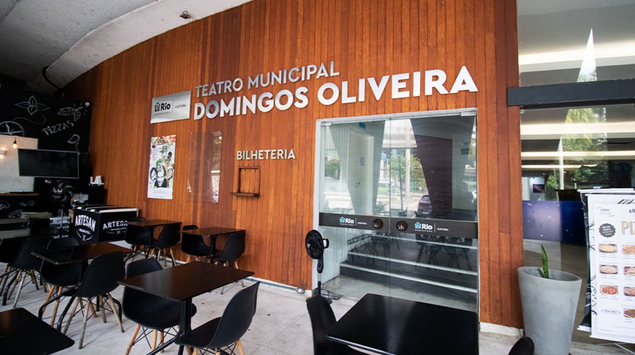 Teatro Municipal Domingos Oliveira