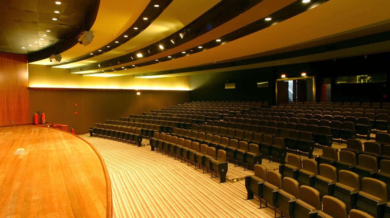 Teatro do Royal Tulip