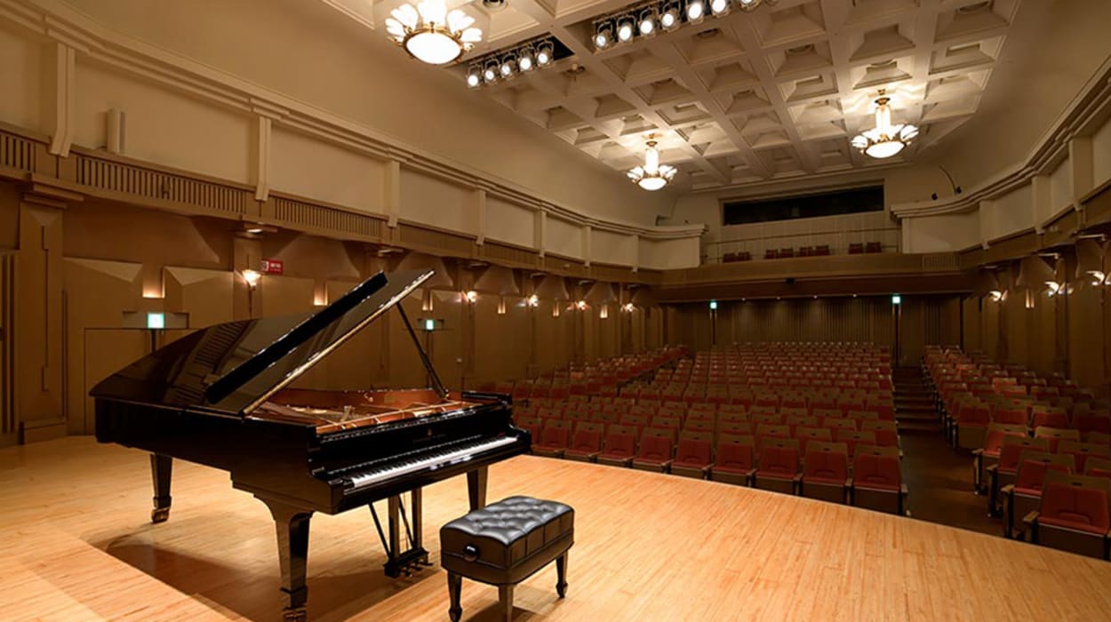 Oji Hall