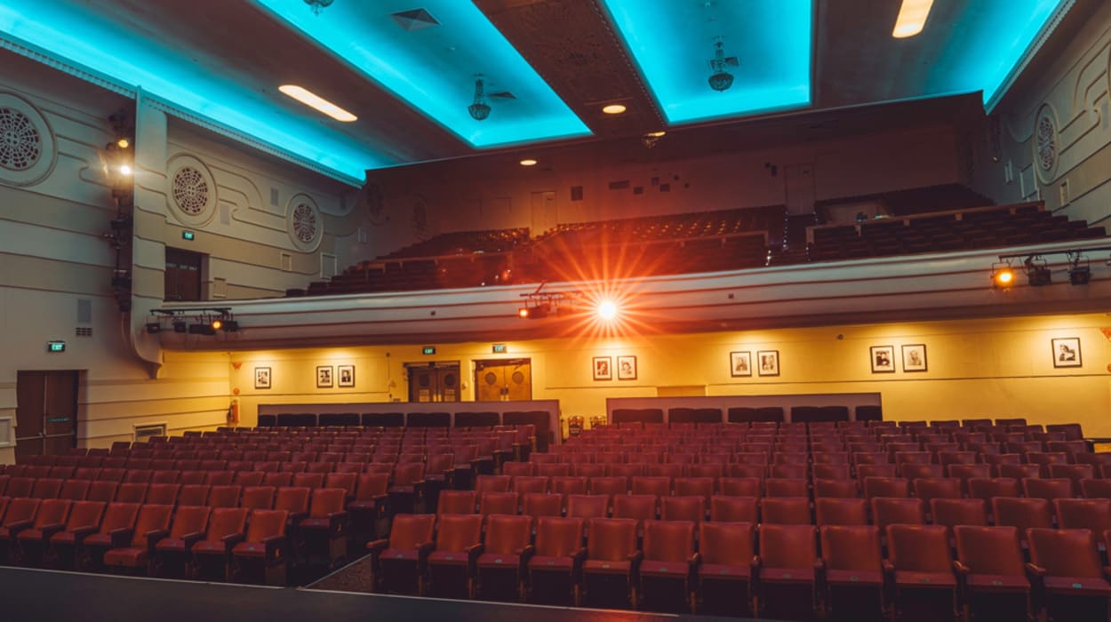 Capri Theatre