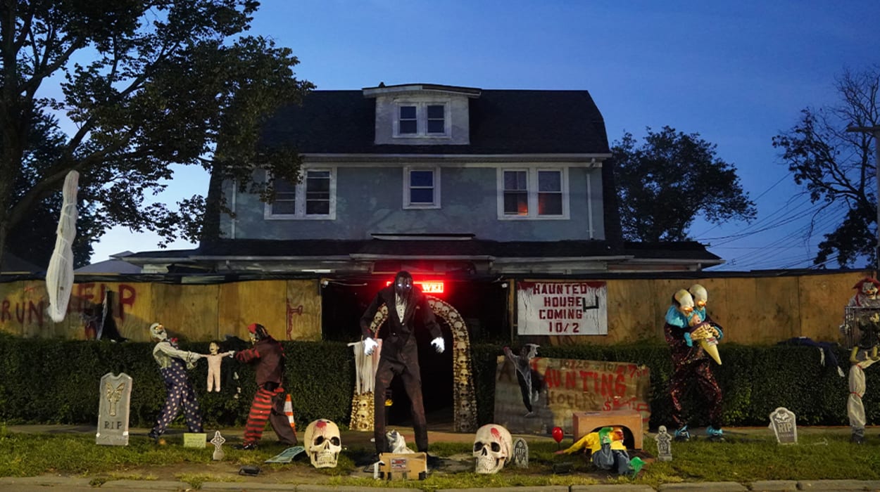 Hollis Haunted House