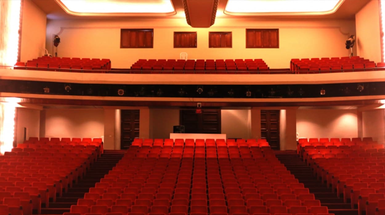 Sala Maximo Avilés Blonda