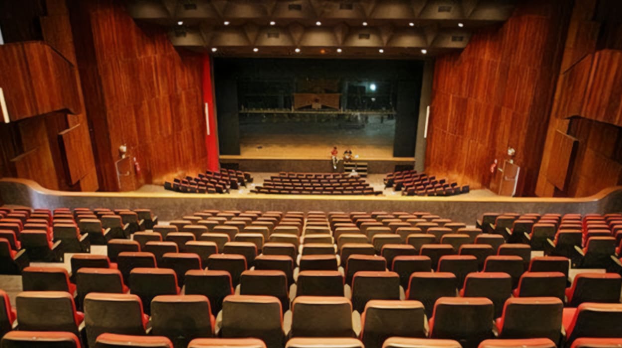 Teatro Madre Esperança Garrido