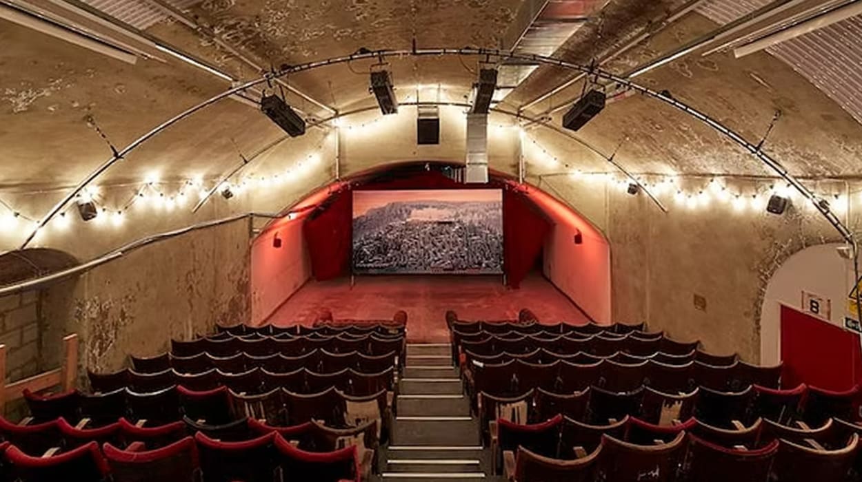 Vaults - Leake Street