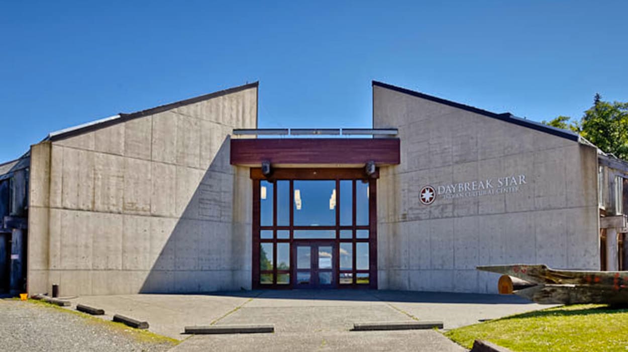 Daybreak Star Indian Cultural Center