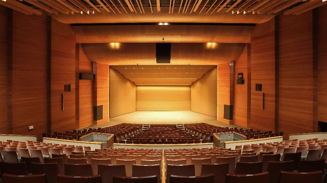 四日市市文化会館