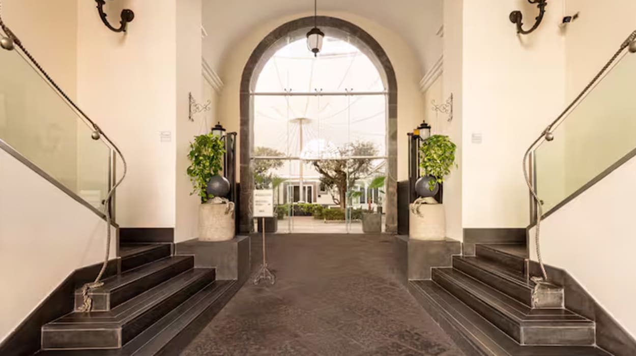 PALAZZO CARACCIOLO NAPOLI Hilton affiliate