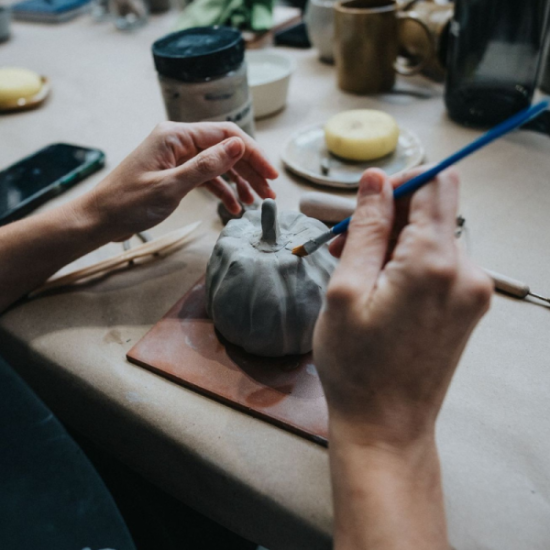An image for the event Pottery club: taller de cerámica