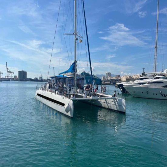 An image for the event Barcelona: Crucero AFTERWORK en catamarán con música y bebidas