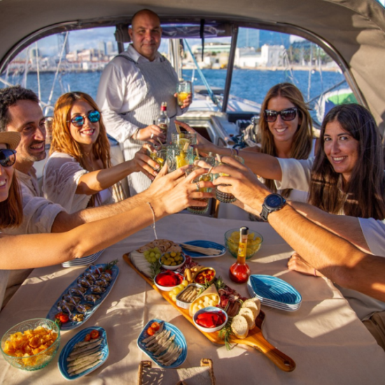 An image for the event Tapas y aventura náutica en Barcelona