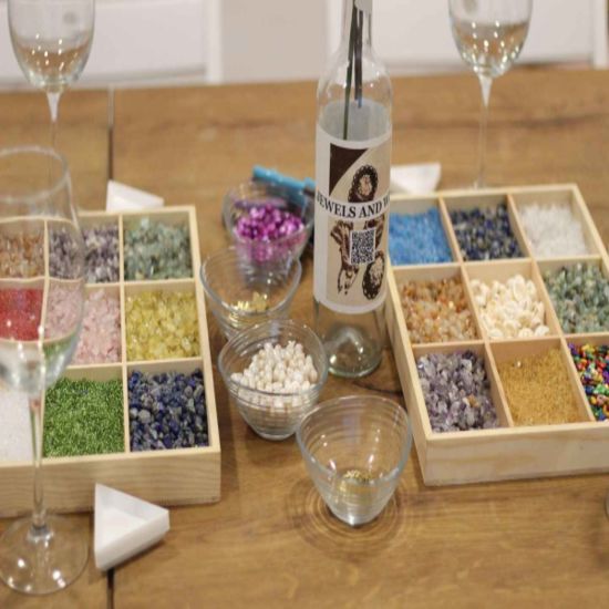 An image for the event Taller de Joyas y Vino Ilimitado en Madrid