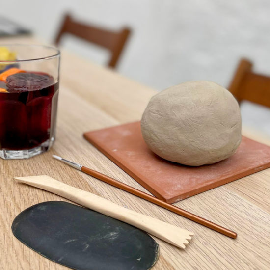 An image for the event Pottery & Vermut: taller de cerámica y vermut