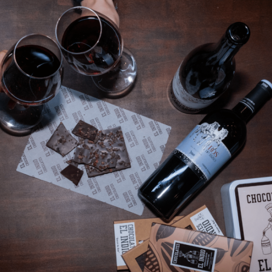 An image for the event Recorrido por galería de arte, copa de vino y bombones artesanos