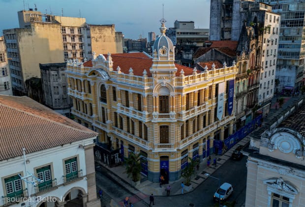 Palacete Tirachapéu